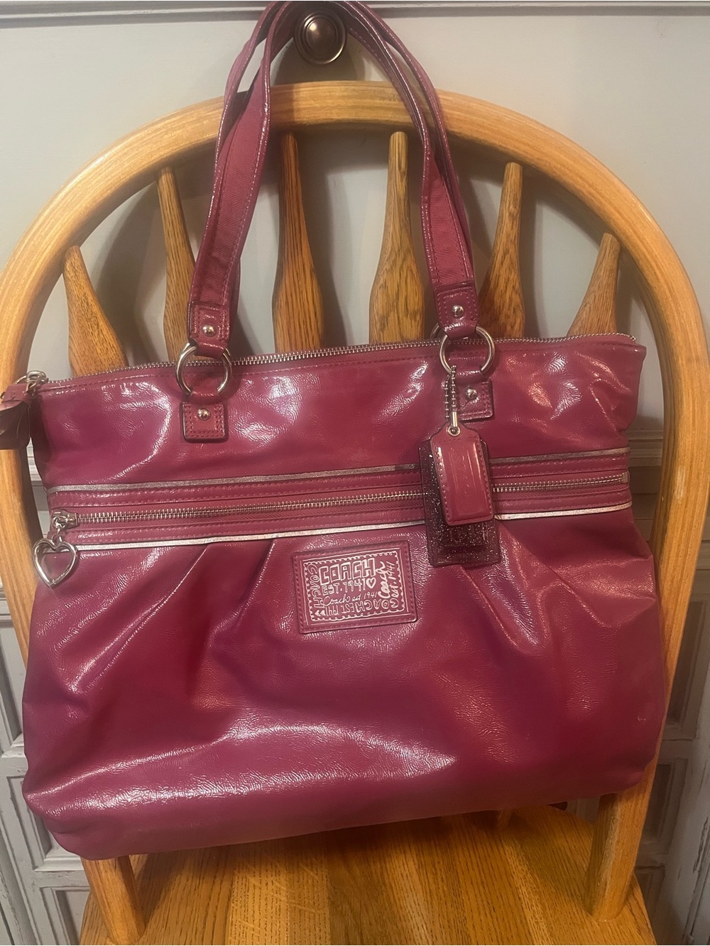 Coach purple  patentLeather Tote Bag in Raspberry. Poppy collection.
